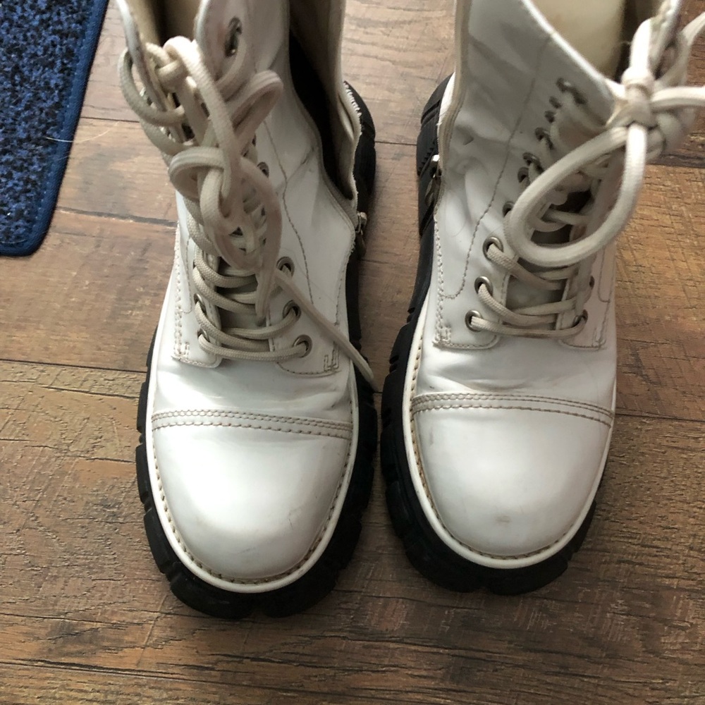 Women's White Platform Boots - Picture 3 of 6